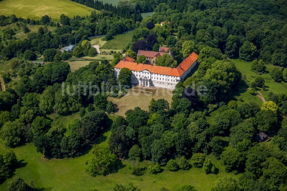 Selm, Cappenberg von oben - Gebäude und Parkanlagen des Schloß Cappenberg im Bundesland Nordrhein-Westfalen