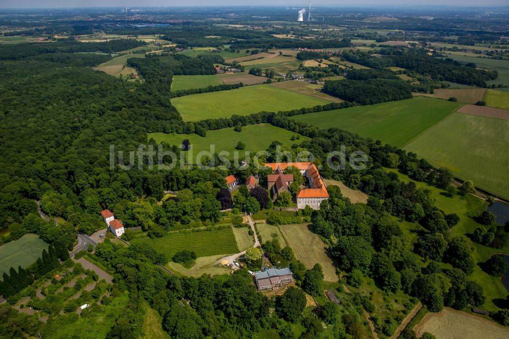 Luftaufnahme Selm, Cappenberg - Gebäude und Parkanlagen des Schloß Cappenberg im Bundesland Nordrhein-Westfalen