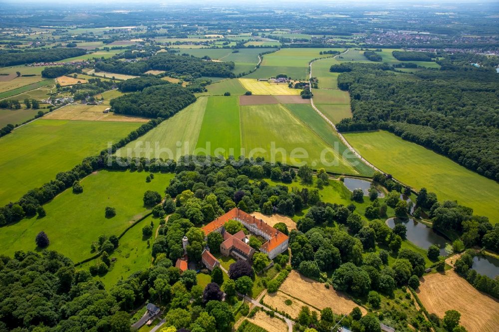 Luftaufnahme Selm, Cappenberg - Gebäude und Parkanlagen des Schloß Cappenberg im Bundesland Nordrhein-Westfalen