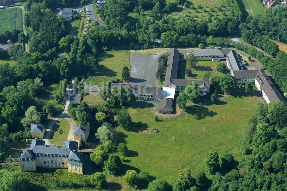 Wadersloh aus der Vogelperspektive: Gebäude und Parkanlagen von Schloss Crassenstein im Ortsteil Diestedde in der Gemeinde Wadersloh im Bundesland Nordrhein-Westfalen