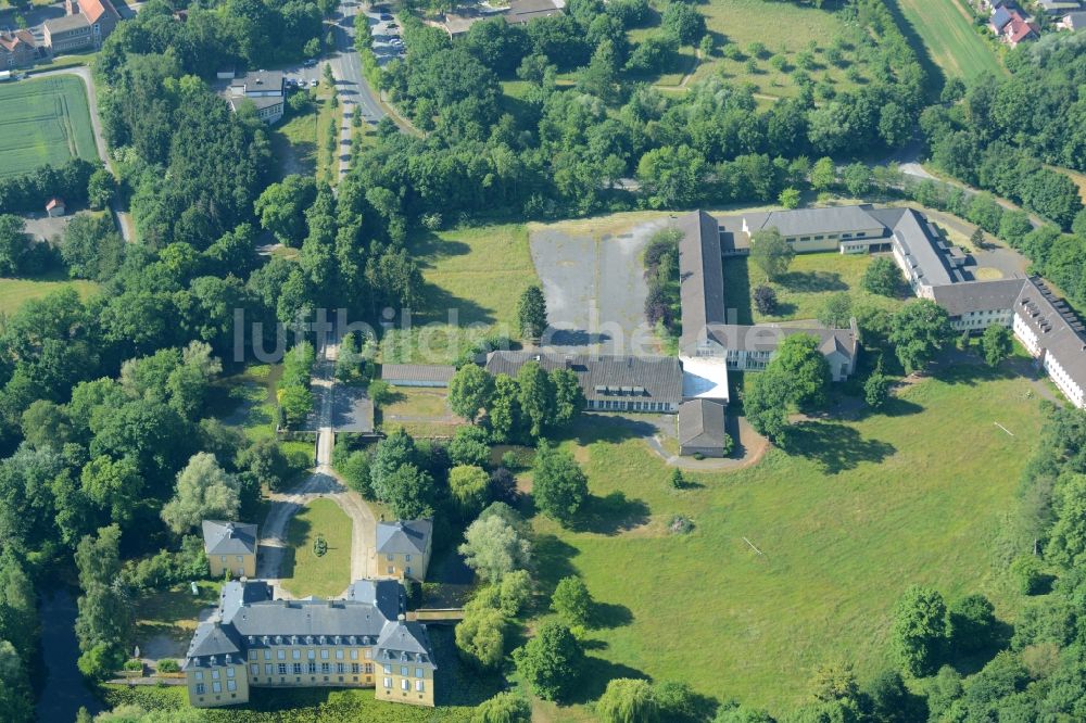 Wadersloh aus der Vogelperspektive: Gebäude und Parkanlagen von Schloss Crassenstein im Ortsteil Diestedde in der Gemeinde Wadersloh im Bundesland Nordrhein-Westfalen