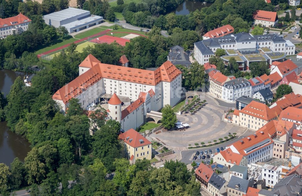 Luftaufnahme Freiberg - Gebäude und Parkanlagen des Schloss Freudenstein in Freiberg im Bundesland Sachsen