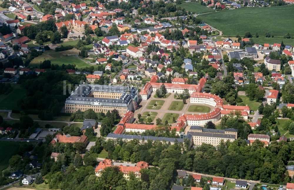 Wermsdorf aus der Vogelperspektive: Gebäude und Parkanlagen des Schloss Hubertusburg in Wermsdorf im Bundesland Sachsen