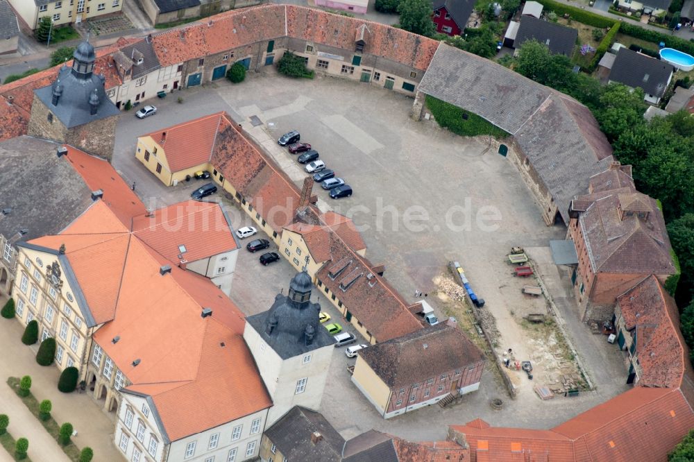 Luftbild Haldensleben - Gebäude und Parkanlagen des Schloß Hundisburg in Haldensleben im Bundesland Sachsen-Anhalt