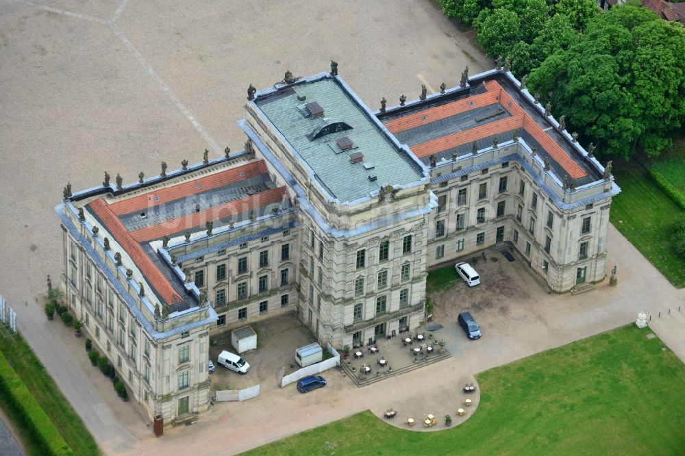 Luftaufnahme Ludwigslust - Gebäude und Parkanlagen des Schloß in Ludwigslust im Bundesland Mecklenburg-Vorpommern