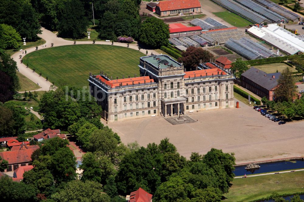 Ludwigslust aus der Vogelperspektive: Gebäude und Parkanlagen des Schloß in Ludwigslust im Bundesland Mecklenburg-Vorpommern