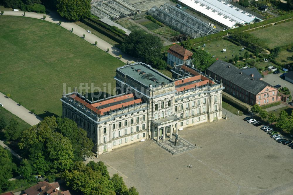 Ludwigslust aus der Vogelperspektive: Gebäude und Parkanlagen des Schloß in Ludwigslust im Bundesland Mecklenburg-Vorpommern