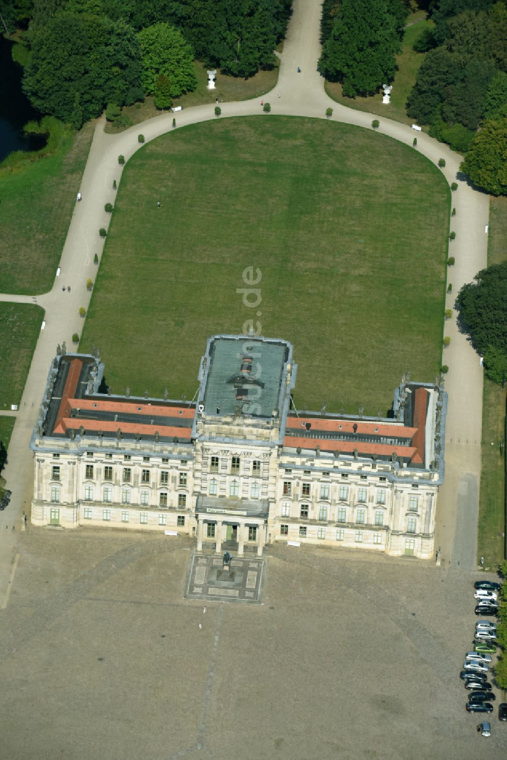 Ludwigslust aus der Vogelperspektive: Gebäude und Parkanlagen des Schloß in Ludwigslust im Bundesland Mecklenburg-Vorpommern