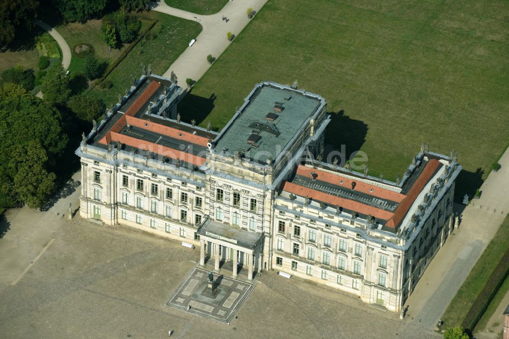 Luftbild Ludwigslust - Gebäude und Parkanlagen des Schloß in Ludwigslust im Bundesland Mecklenburg-Vorpommern