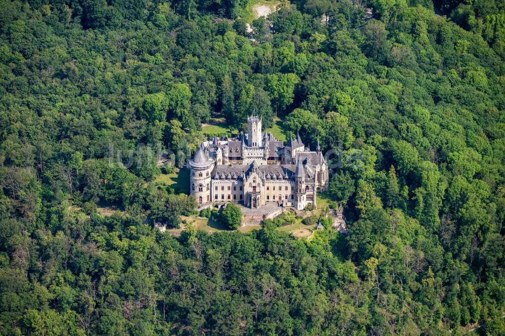 Pattensen aus der Vogelperspektive: Gebäude und Parkanlagen des Schloß Marienburg in Pattensen im Bundesland Niedersachsen