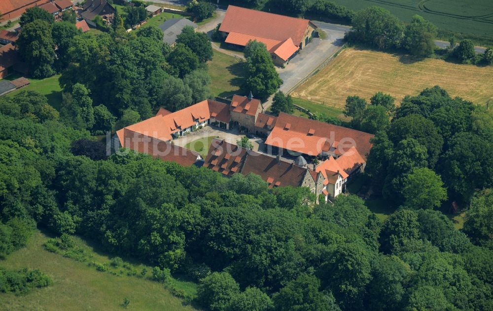 Luftbild Apelern - Gebäude und Parkanlagen des Schloß Schloss von Münchhausen in Apelern im Bundesland Niedersachsen