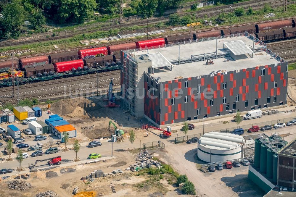 Bochum von oben - Gebäude des Parkhauses Gebäudekomplex des Justizzentrum - Gericht am Ostring in Bochum im Bundesland Nordrhein-Westfalen, Deutschland