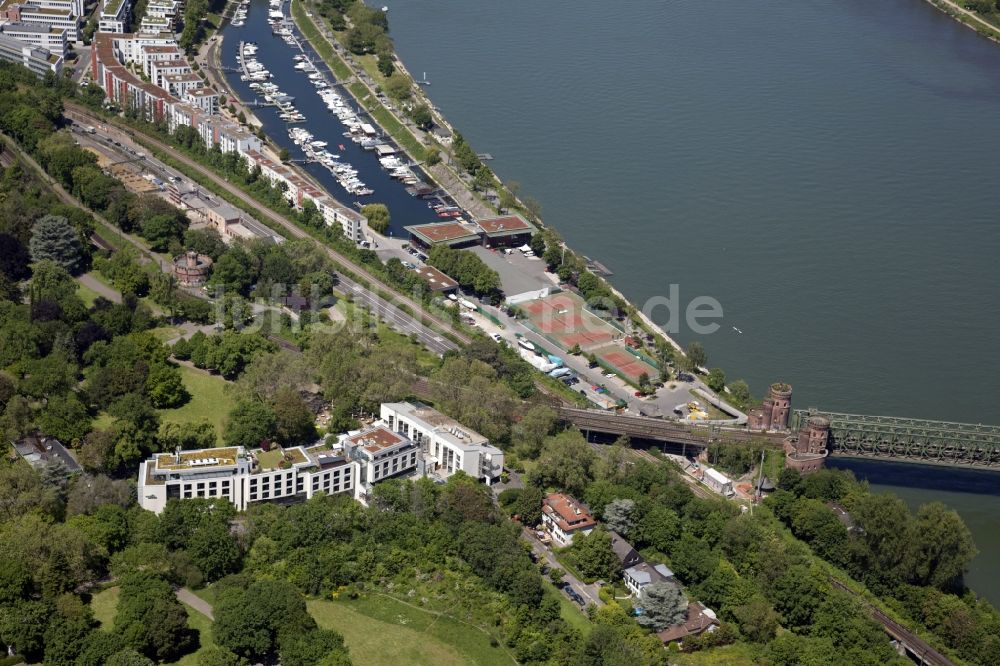 Luftbild Mainz - Gebäude des Parkhotel Favorite in Mainz im Bundesland Rheinland-Pfalz, Deutschland