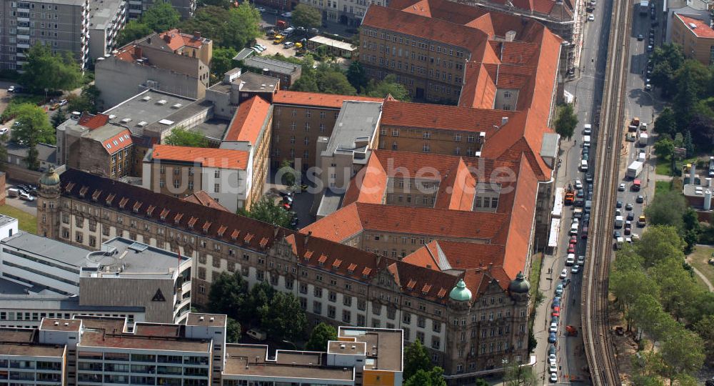 Berlin aus der Vogelperspektive: Gebäude des Patentamtes / Deutsches Patent- und Markenamt DPMA an der Gitschiner Straße in Berlin Kreuzberg