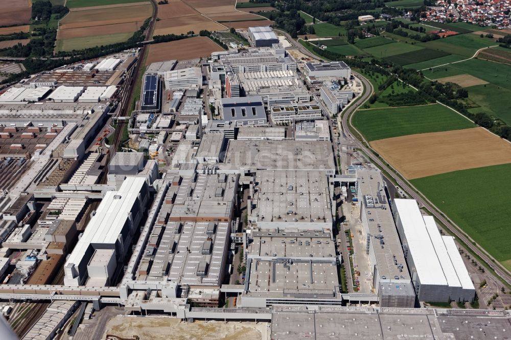 Ingolstadt von oben - Gebäude und Produktionshallen auf dem Werksgelände des Automobilherstellers Audi in Ingolstadt im Bundesland Bayern