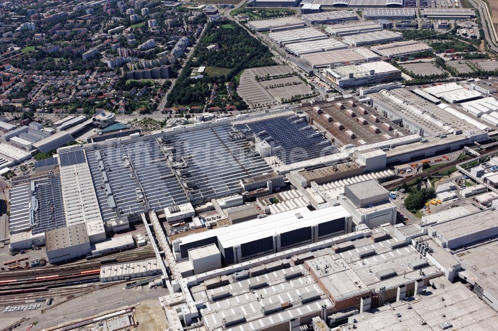 Luftbild Ingolstadt - Gebäude und Produktionshallen auf dem Werksgelände des Automobilherstellers Audi in Ingolstadt im Bundesland Bayern