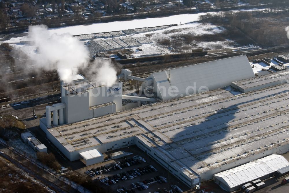 Luftbild Brieselang - Gebäude und Produktionshallen auf dem Werksgelände der RIGIPS GmbH in Brieselang im Bundesland Brandenburg