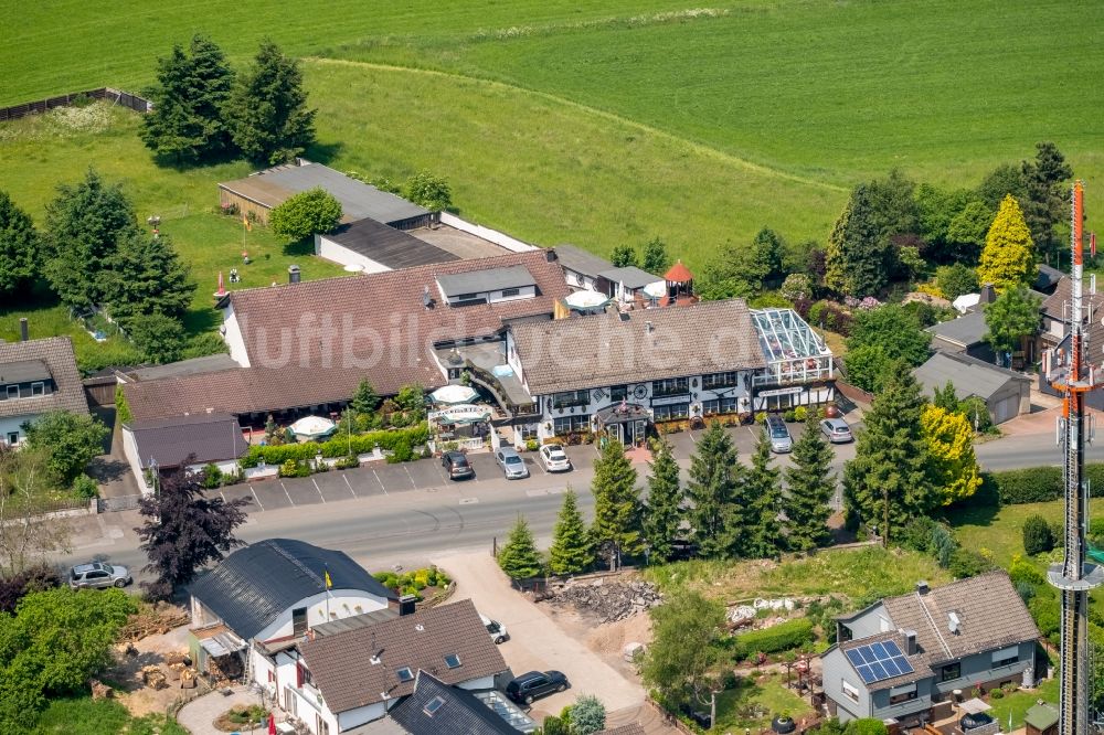 Luftaufnahme Breckerfeld - Gebäude des Restaurant Haus Wengeberg am Wengeberg in Breckerfeld im Bundesland Nordrhein-Westfalen, Deutschland