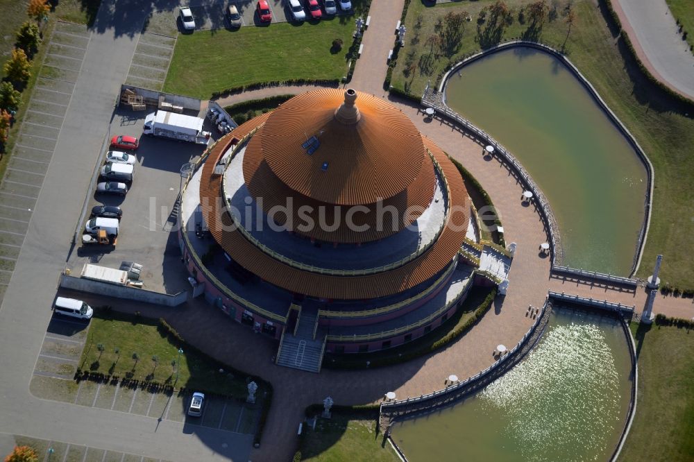 Hohen Neuendorf von oben - Gebäude des Restaurant Himmelspagode in Hohen Neuendorf im Bundesland Brandenburg