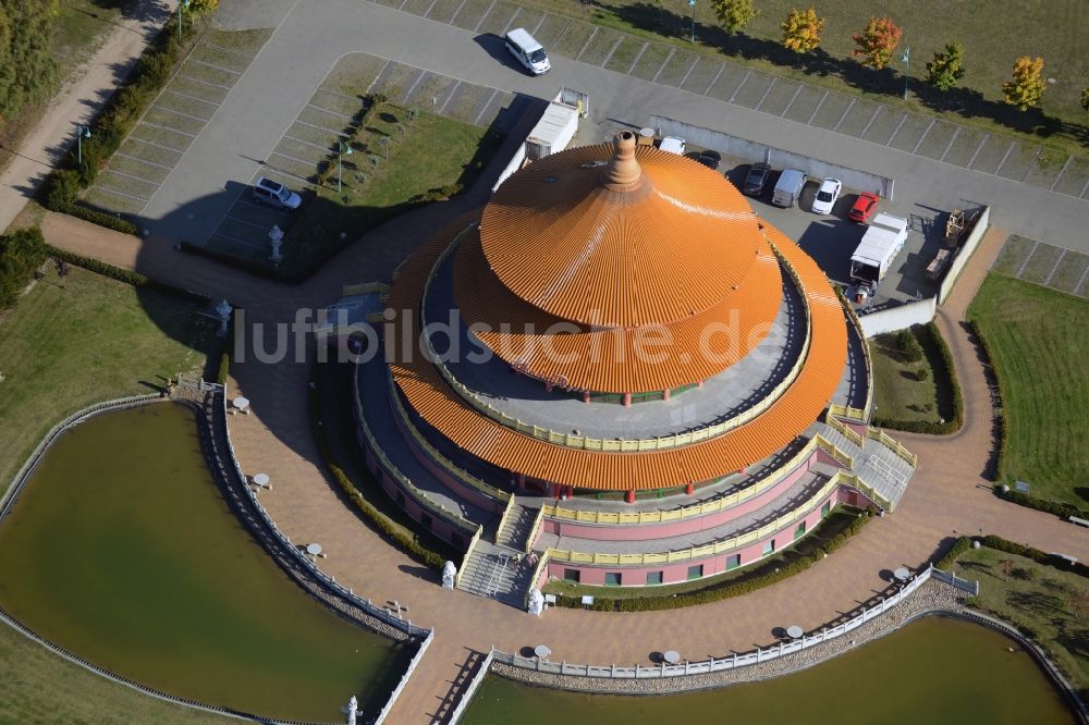 Luftaufnahme Hohen Neuendorf - Gebäude des Restaurant Himmelspagode in Hohen Neuendorf im Bundesland Brandenburg