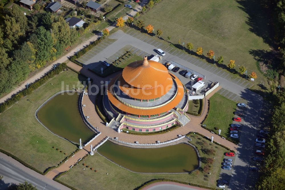 Hohen Neuendorf von oben - Gebäude des Restaurant Himmelspagode in Hohen Neuendorf im Bundesland Brandenburg