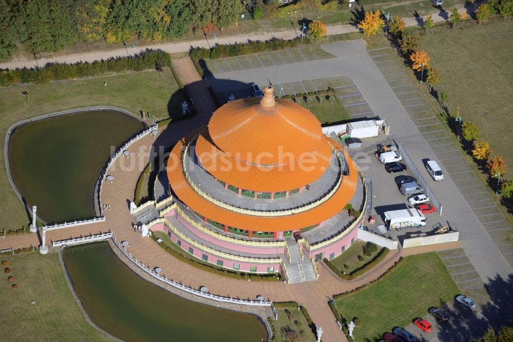 Hohen Neuendorf von oben - Gebäude des Restaurant Himmelspagode in Hohen Neuendorf im Bundesland Brandenburg