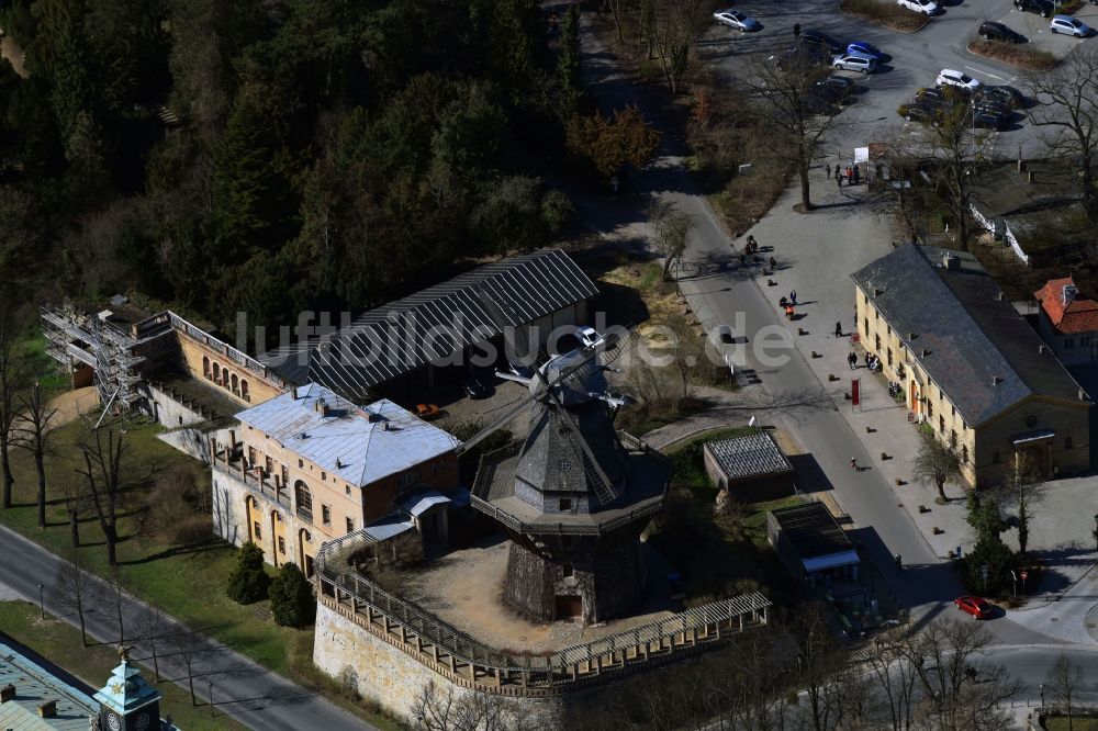 Luftaufnahme Potsdam - Gebäude des Restaurant Historische Mühle von Sanssouci an der Maulbeerallee im Ortsteil Westliche Vorstadt in Potsdam im Bundesland Brandenburg