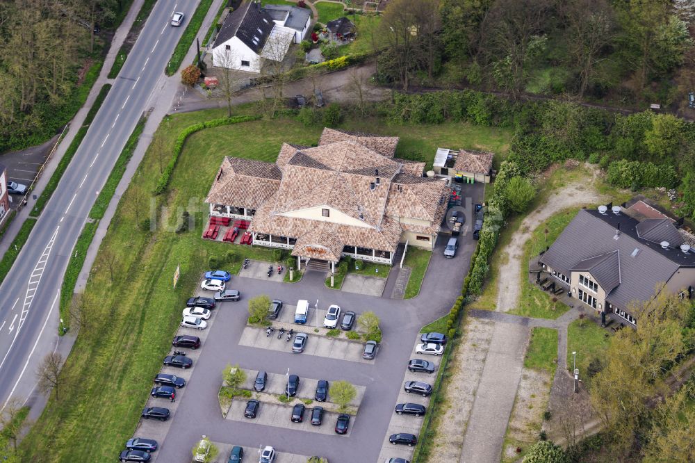 Luftbild Moers - Gebäude des Restaurant in Moers im Bundesland Nordrhein-Westfalen, Deutschland