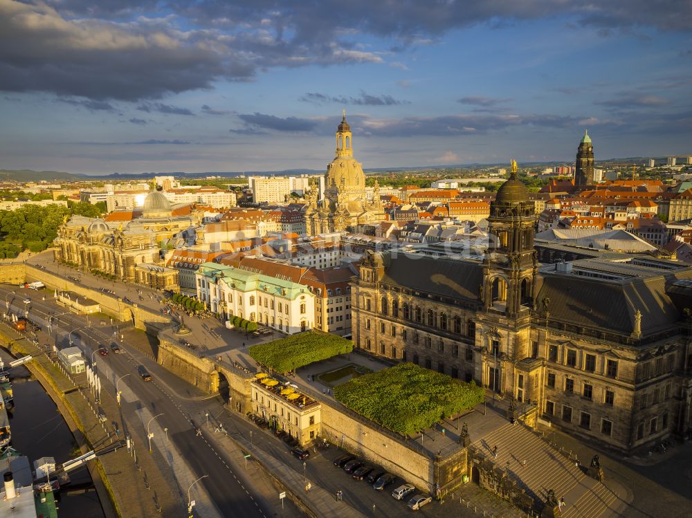 Dresden aus der Vogelperspektive: Gebäude des Restaurant Radeberger Spezialausschank in Dresden im Bundesland Sachsen, Deutschland