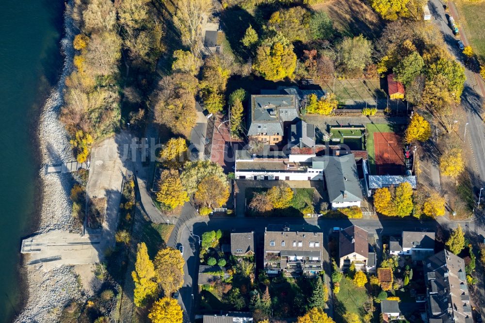 Duisburg aus der Vogelperspektive: Gebäude des Restaurant Rheinlust Terrassen an der Kalkumer Straße in Duisburg im Bundesland Nordrhein-Westfalen, Deutschland