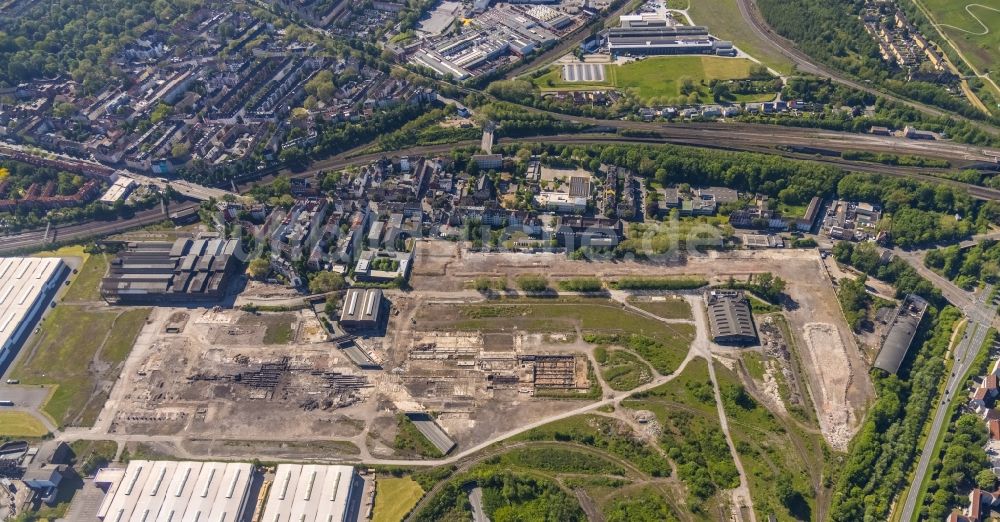 Dortmund von oben - Gebäude- Ruine und Brachfläche auf dem ehemaligen Gelände der Hoesch-Stahl AG in Dortmund im Bundesland Nordrhein-Westfalen, Deutschland