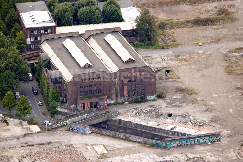 Dortmund von oben - Gebäude- Ruine und Brachfläche auf dem ehemaligen Gelände der Hoesch-Stahl AG in Dortmund im Bundesland Nordrhein-Westfalen, Deutschland