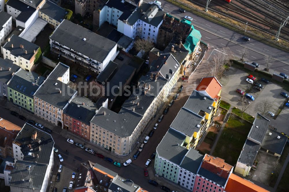 Halle (Saale) von oben - Gebäude- Ruine des leerstehenden Bauwerkes Volkmannstraße Ecke Dzondistraße in Halle (Saale) im Bundesland Sachsen-Anhalt, Deutschland