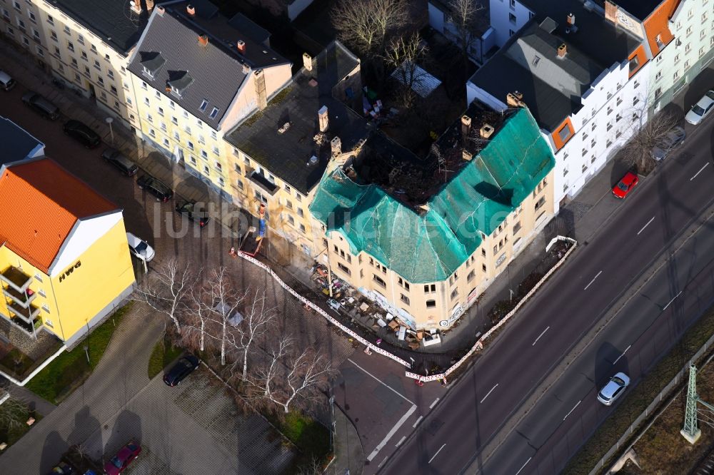 Luftaufnahme Halle (Saale) - Gebäude- Ruine des leerstehenden Bauwerkes Volkmannstraße Ecke Dzondistraße in Halle (Saale) im Bundesland Sachsen-Anhalt, Deutschland