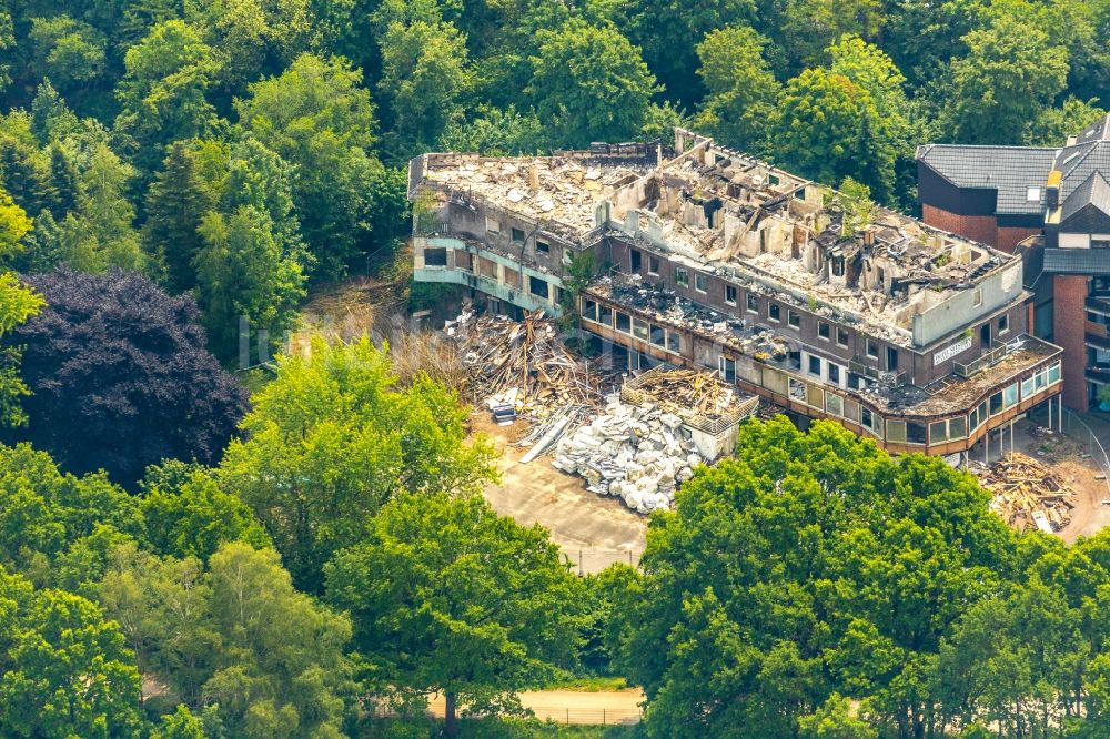 Luftaufnahme Haltern am See - Gebäude- Ruine des leerstehenden Hotel Seestern in Haltern am See im Bundesland Nordrhein-Westfalen, Deutschland