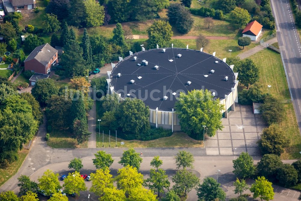 Luftbild Wesel - Gebäude der Rundsporthalle in Wesel im Bundesland Nordrhein-Westfalen