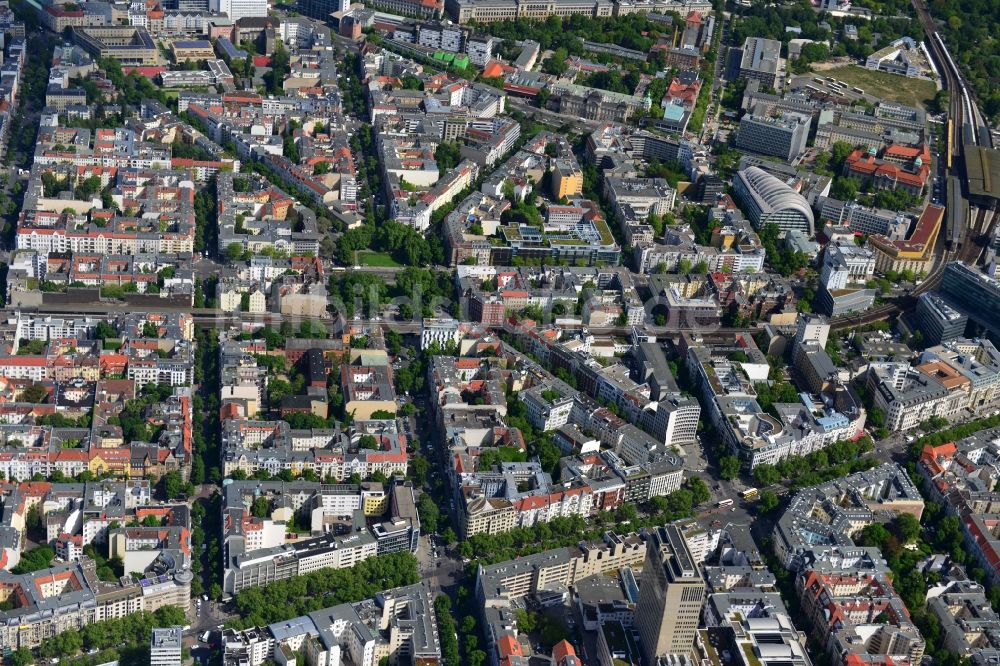 Berlin von oben - Gebäude am Savignyplatz an der Kantstraße im Stadtteil Charlottenburg in Berlin