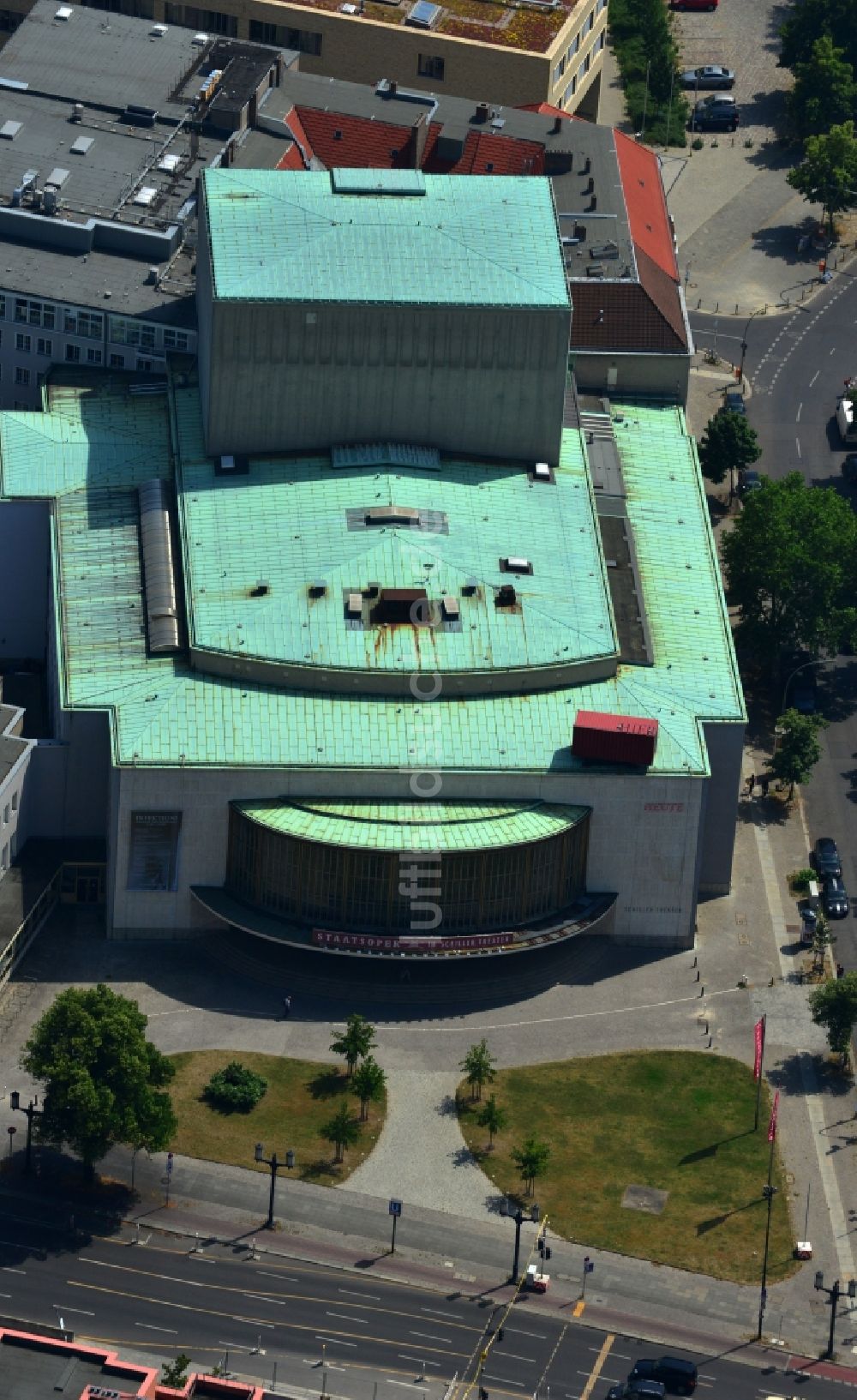 Luftaufnahme Berlin - Gebäude des Schillertheater an der Bismarckstraße in Berlin Charlottenburg