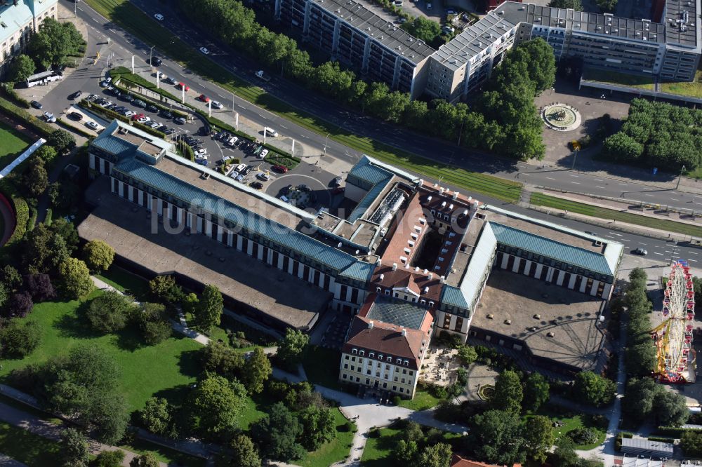 Dresden aus der Vogelperspektive: Gebäude des Schlosshotel Bellevue in Dresden im Bundesland Sachsen, Deutschland