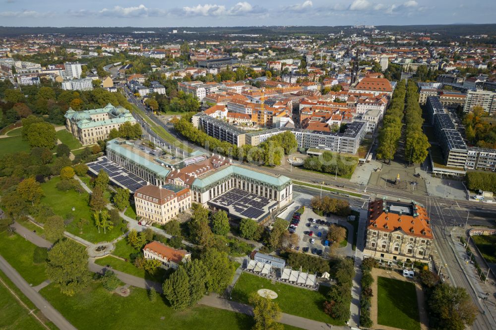 Dresden von oben - Gebäude des Schlosshotel Bellevue in Dresden im Bundesland Sachsen, Deutschland