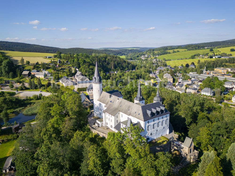 Neuhausen/Erzgebirge von oben - Gebäude des Schlosshotel Schloss Purschenstein in Neuhausen/Erzgebirge im Bundesland Sachsen, Deutschland