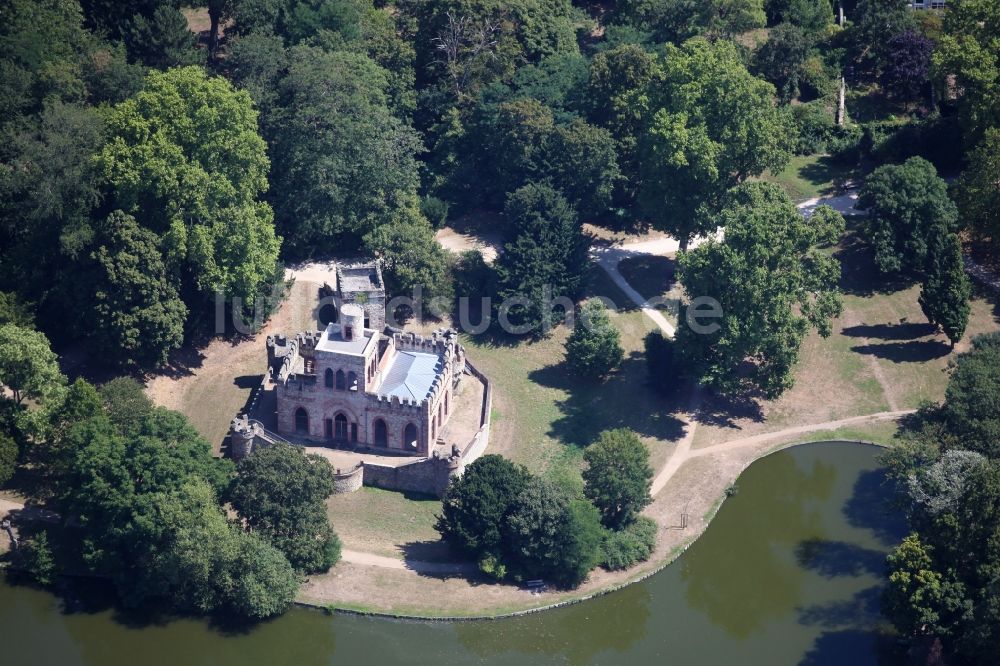 Wiesbaden von oben - Gebäude und Schlosspark der Moosburg in Wiesbaden im Bundesland Hessen