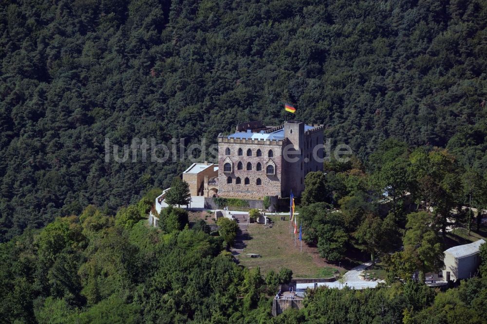 Luftbild Neustadt an der Weinstraße - Gebäude und Schlosspark des Schloß Das Hambacher Schloß in Neustadt an der Weinstraße im Bundesland Rheinland-Pfalz