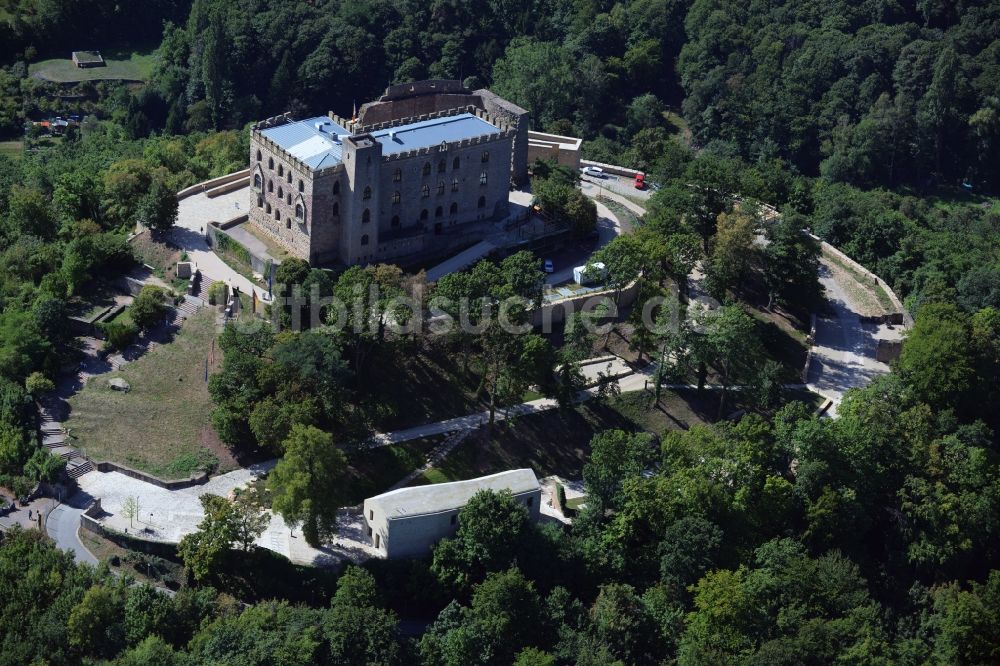 Luftbild Neustadt an der Weinstraße - Gebäude und Schlosspark des Schloß Das Hambacher Schloß in Neustadt an der Weinstraße im Bundesland Rheinland-Pfalz