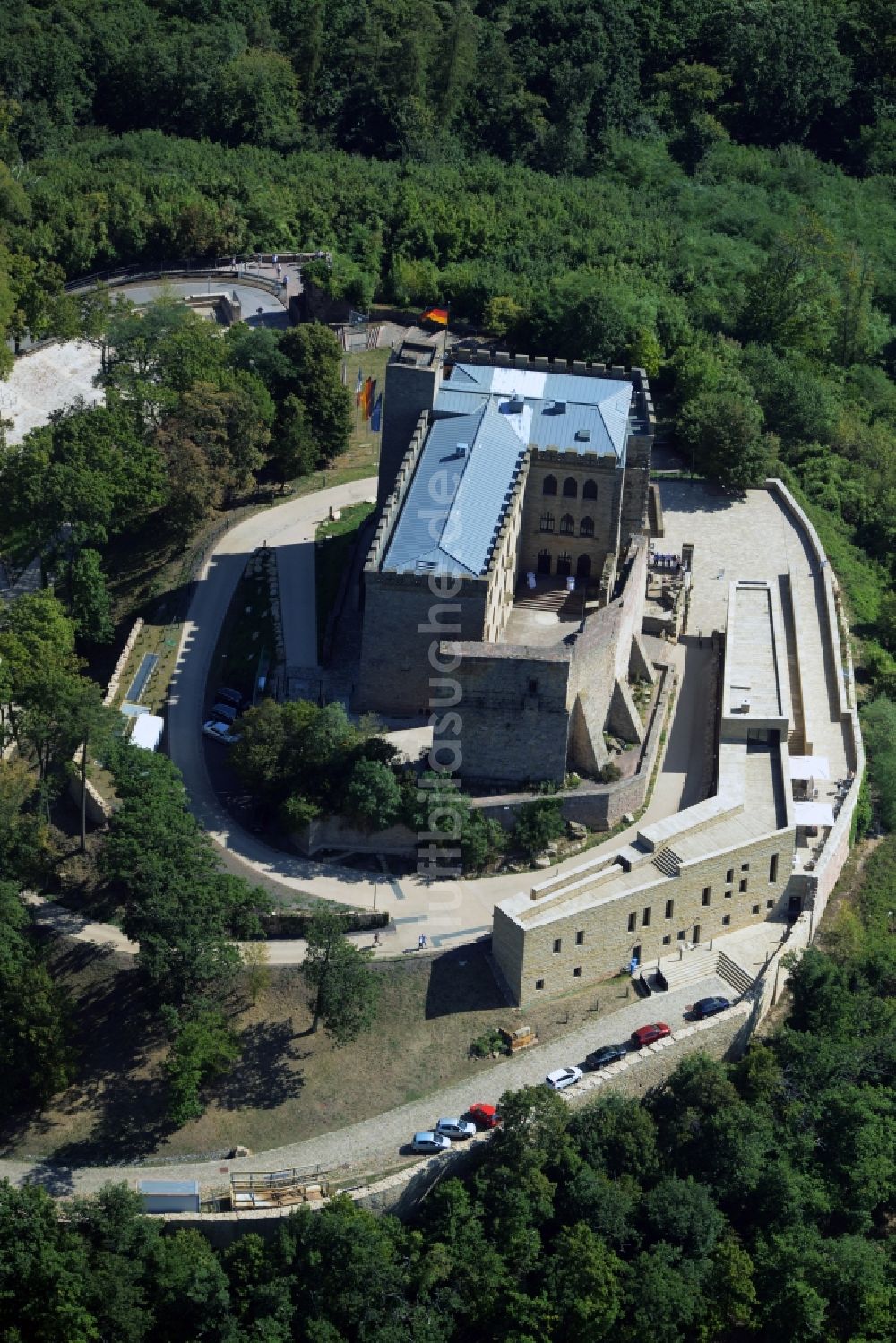 Luftbild Neustadt an der Weinstraße - Gebäude und Schlosspark des Schloß Das Hambacher Schloß in Neustadt an der Weinstraße im Bundesland Rheinland-Pfalz