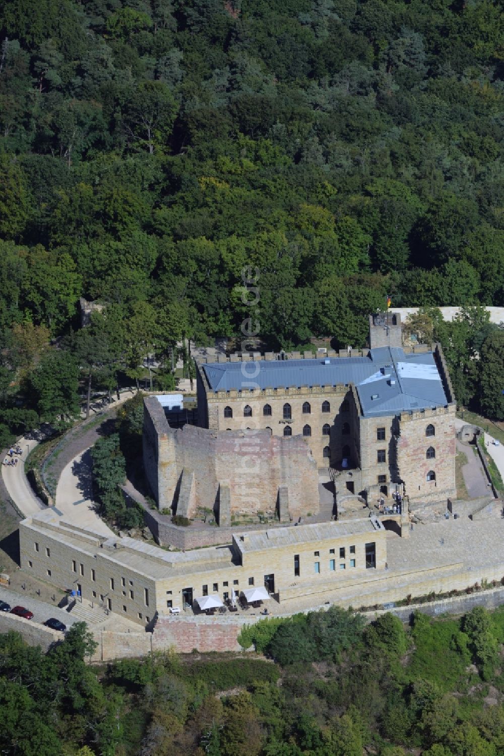 Luftbild Neustadt an der Weinstraße - Gebäude und Schlosspark des Schloß Das Hambacher Schloß in Neustadt an der Weinstraße im Bundesland Rheinland-Pfalz