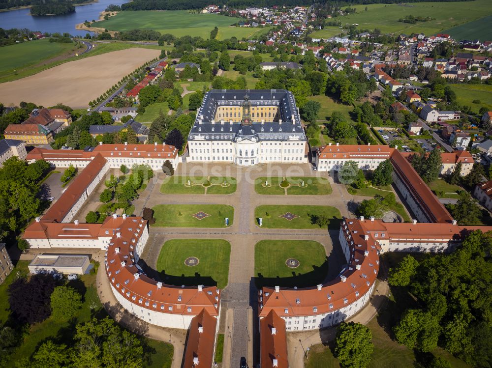 Wermsdorf aus der Vogelperspektive: Gebäude und Schlosspark des Schloß Hubertusburg Wermsdorf in Wermsdorf im Bundesland Sachsen