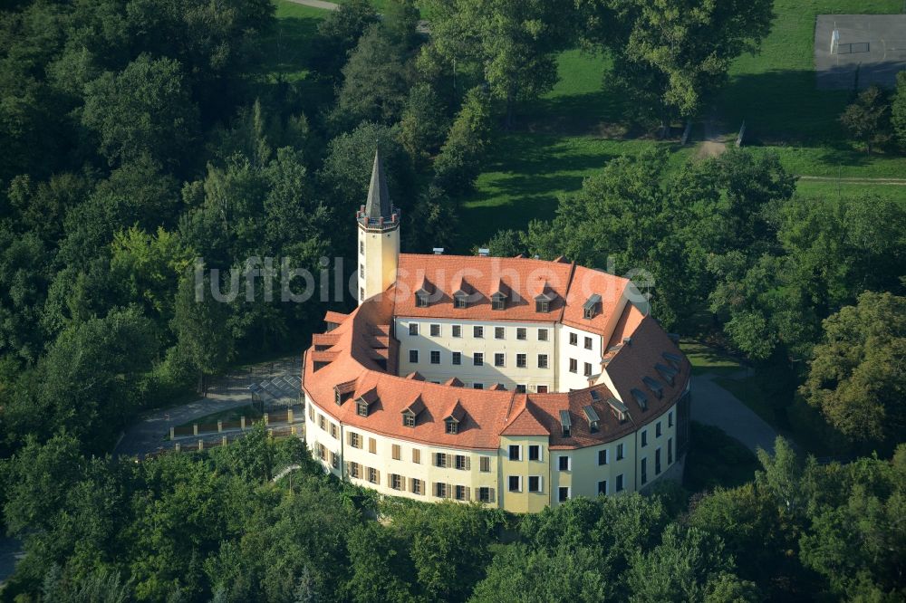 Jessen (Elster) von oben - Gebäude und Schlosspark des Schloß in Jessen (Elster) im Bundesland Sachsen-Anhalt