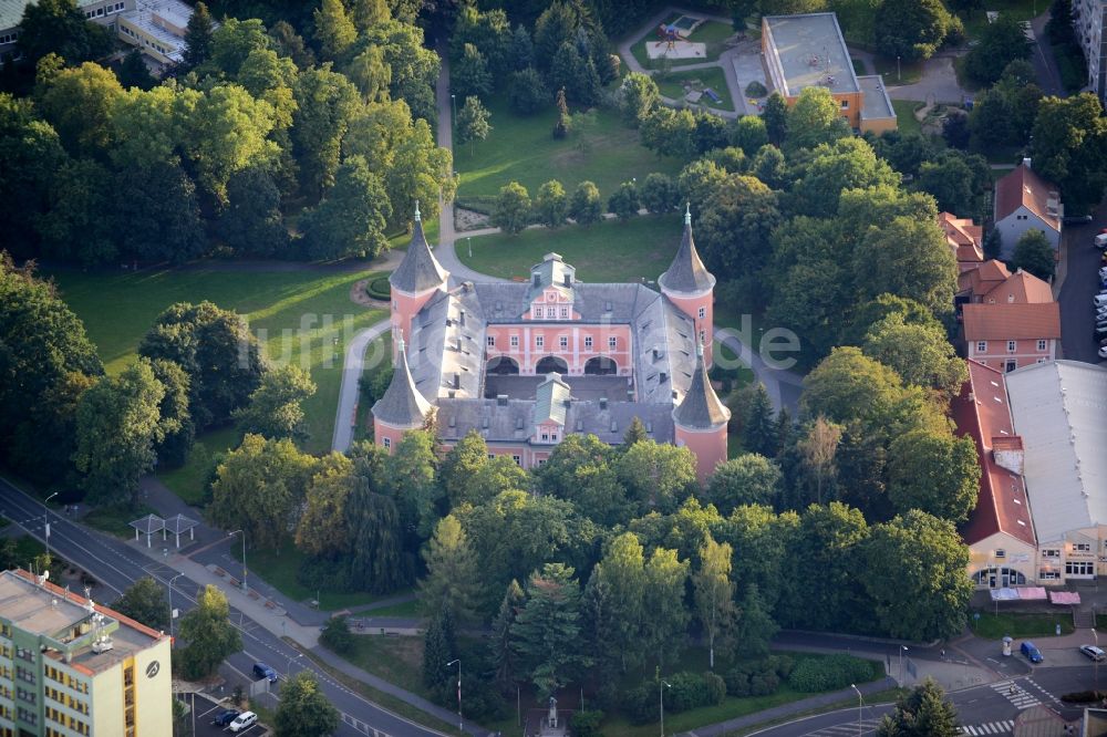 Luftbild Sokolov - Gebäude und Schlosspark des Schloß Muzeum Sokolov, p.o. Karlovarského kraje in Sokolov in Tschechische Republik