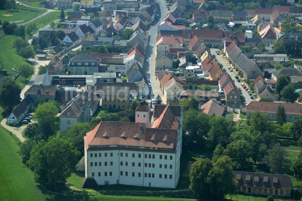 Luftaufnahme Bad Schmiedeberg - Gebäude und Schlosspark des Schloß Pretsch in Bad Schmiedeberg im Bundesland Sachsen-Anhalt